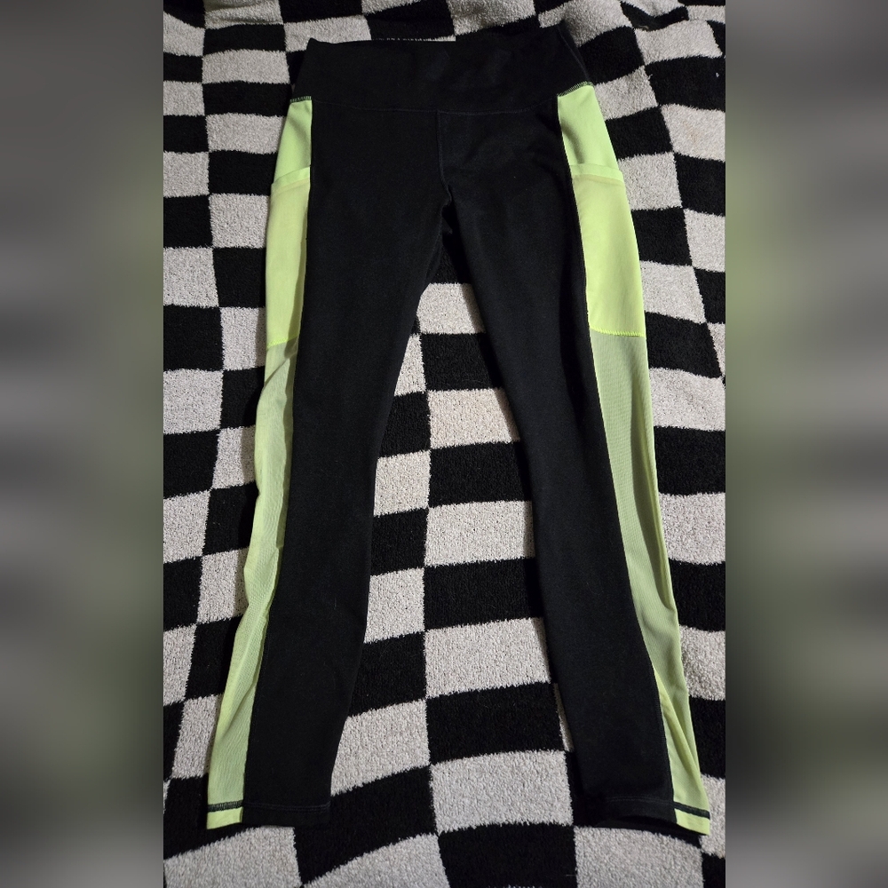 Fabletics On-The-Go PowerHold® High-Waisted Mesh Leggings Size Large